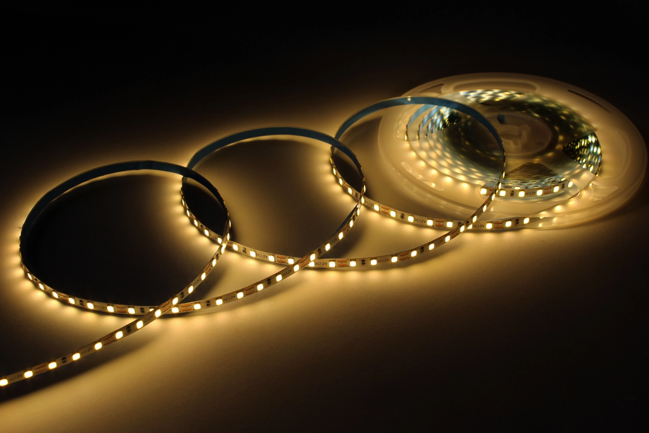 خرید ریسه نواری ۱۲ ولت تراکم ۱۲۰ عرض ۸ میل | نورپردازی حرفه‌ای LED