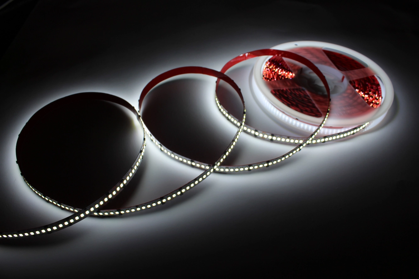 نواری ۲۲۰ولت ۲۴۰ تک لاین حلقه ۱۰ متری